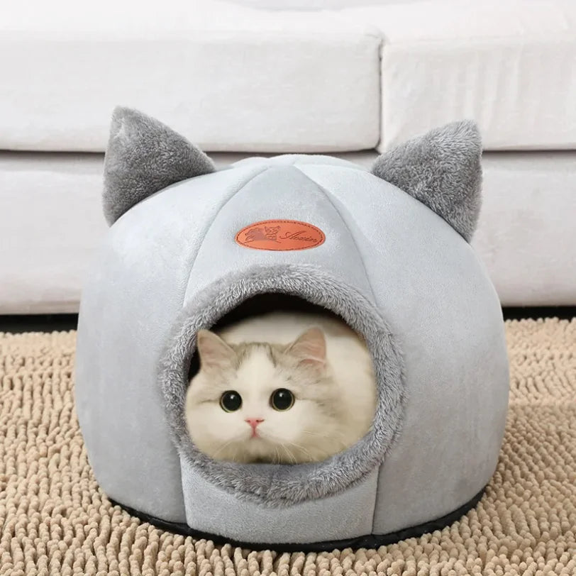 Casa acogedora para dormir con forma de cabeza de gato adorable 